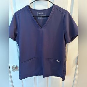 Figs casma three pocket scrub top
